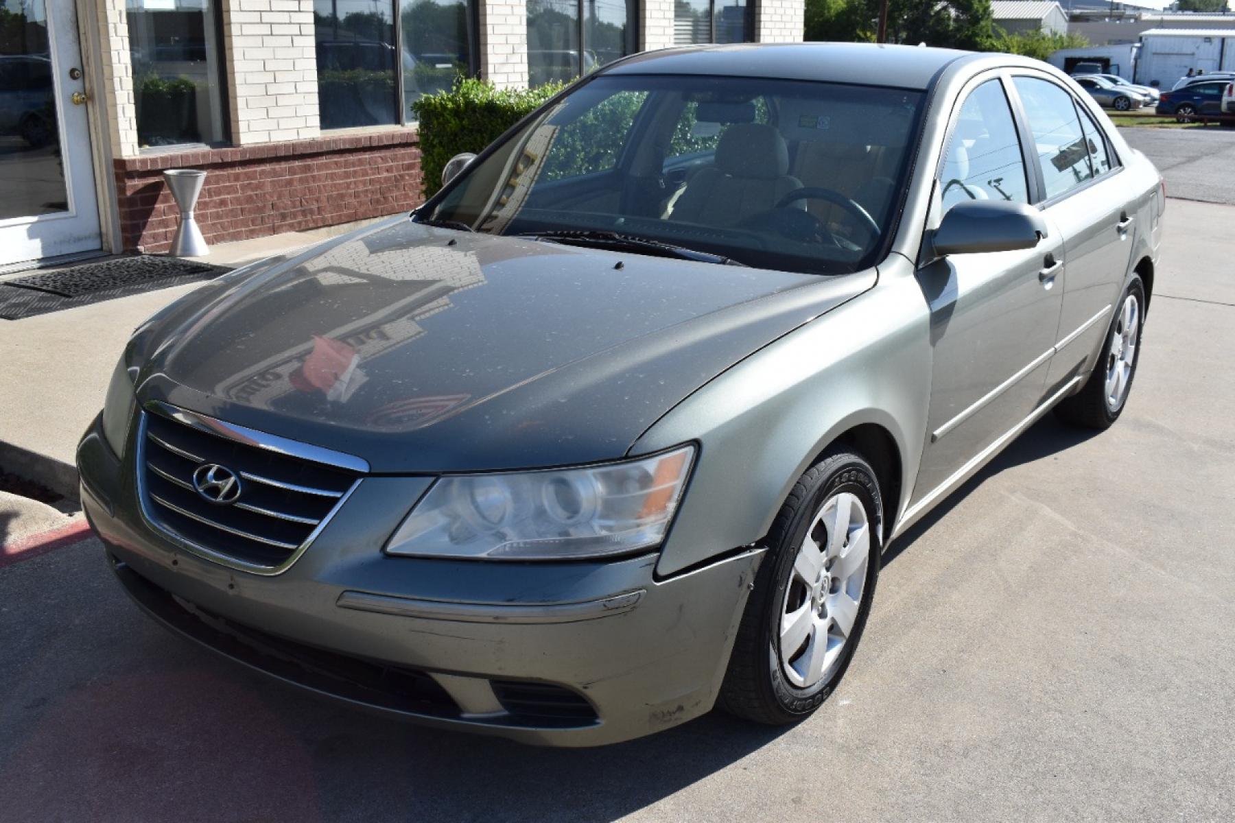 2009 Green /Tan Hyundai Sonata GLS (5NPET46C29H) with an 2.4L L4 DOHC 16V engine, Automatic 5 Spped transmission, located at 5925 E. BELKNAP ST., HALTOM CITY, TX, 76117, (817) 834-4222, 32.803799, -97.259003 - Call 817-834-4222 NOW or Apply ONLINE ANYTIME...24/7!! All our vehicles are priced under $9K Inventory Changes Daily!! Easy, simple financing available!! We know you need reliable transportation to get you to work, home, and play. This Vehicle has a Clean Carfax Report!! Rides and Drives gre - Photo #1