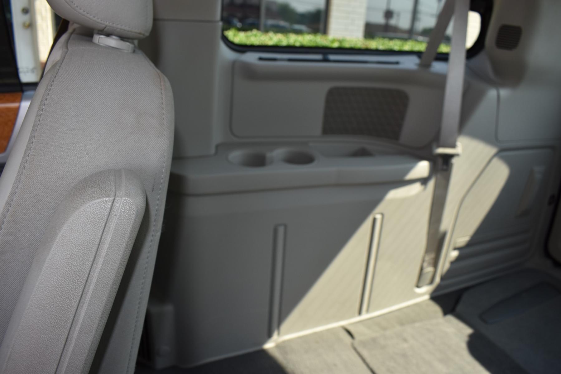 2008 Red /Beige Chrysler Town & Country Limited (2A8HR64X38R) with an 4.0L V6 SOHC 24V engine, 6-Speed Automatic Overdrive transmission, located at 5925 E. BELKNAP ST., HALTOM CITY, TX, 76117, (817) 834-4222, 32.803799, -97.259003 - Purchasing a 2008 Chrysler Town & Country Limited can be a great choice for several reasons: Luxury and Comfort: The Town & Country Limited is the top trim level for this minivan, offering a luxurious and comfortable interior. It often includes features like leather upholstery, power-adjustable sea - Photo #36