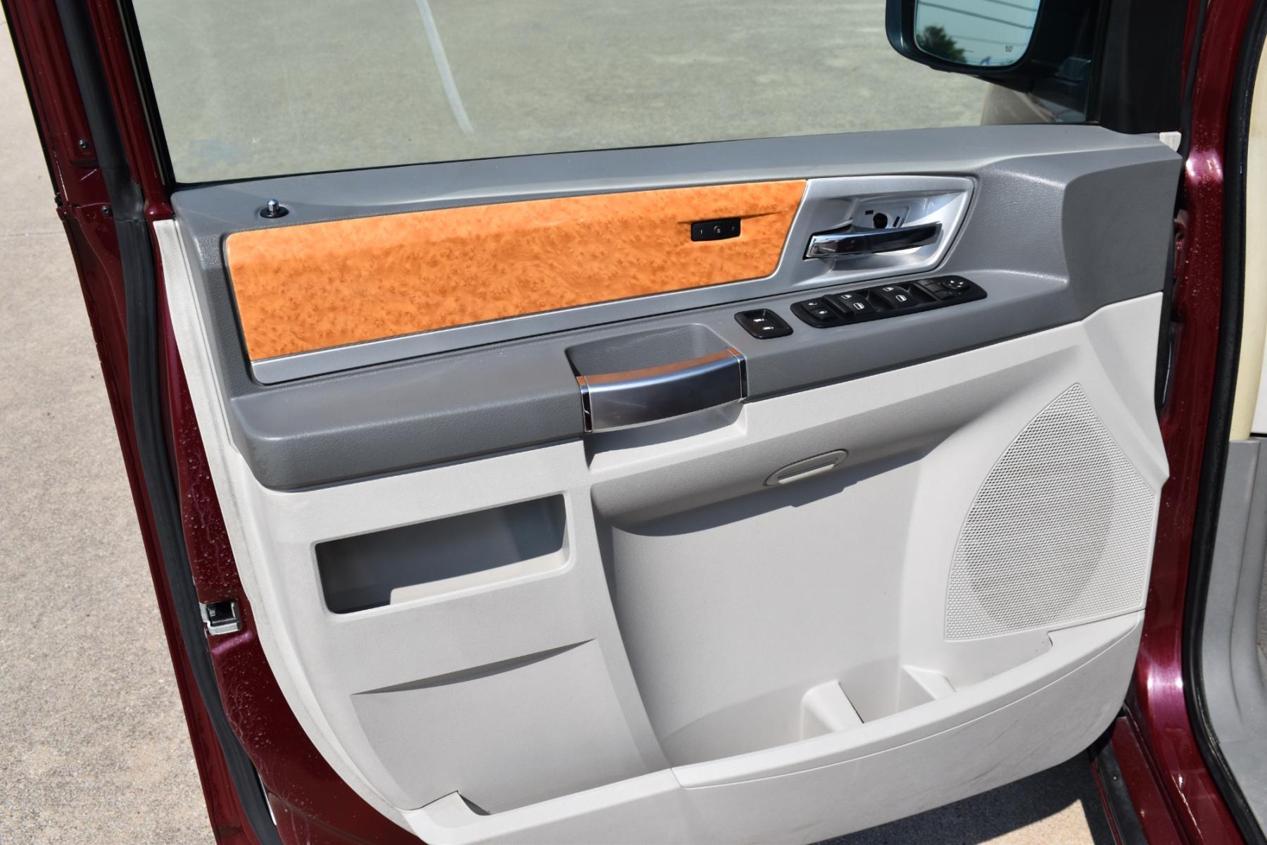 2008 Red /Beige Chrysler Town & Country Limited (2A8HR64X38R) with an 4.0L V6 SOHC 24V engine, 6-Speed Automatic Overdrive transmission, located at 5925 E. BELKNAP ST., HALTOM CITY, TX, 76117, (817) 834-4222, 32.803799, -97.259003 - Purchasing a 2008 Chrysler Town & Country Limited can be a great choice for several reasons: Luxury and Comfort: The Town & Country Limited is the top trim level for this minivan, offering a luxurious and comfortable interior. It often includes features like leather upholstery, power-adjustable sea - Photo #7