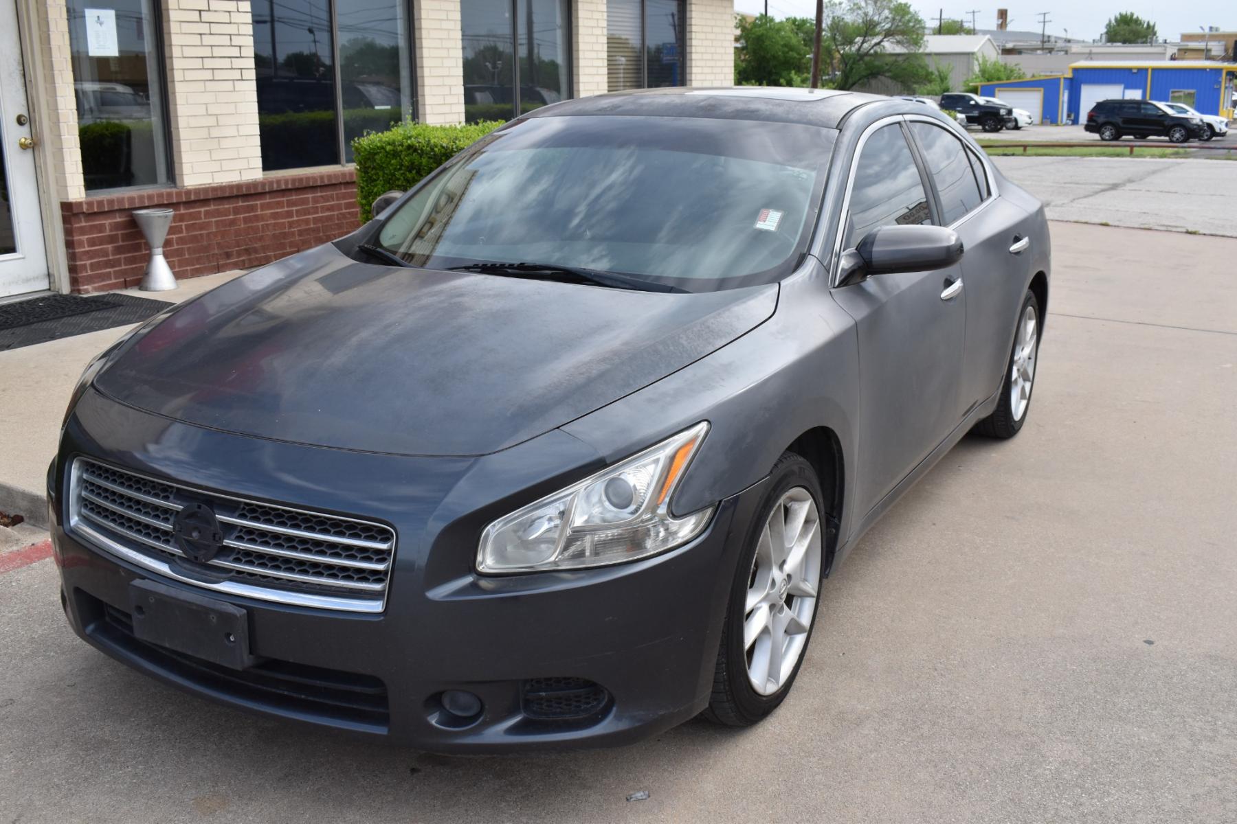 2011 Gray /Black Nissan Maxima S (1N4AA5AP9BC) with an 3.5L V6 DOHC 24V engine, CVT transmission, located at 5925 E. BELKNAP ST., HALTOM CITY, TX, 76117, (817) 834-4222, 32.803799, -97.259003 - This Vehicle has a Clean Carfax Report!! Rides and Drives great, it just needs YOU Behind the Wheel!! Call Us at (817) 834-4222 Easy, simple financing available!! We know you need reliable transportation to get you to work, home, and play. Yet, so many people are denied the financing options that ar - Photo #1