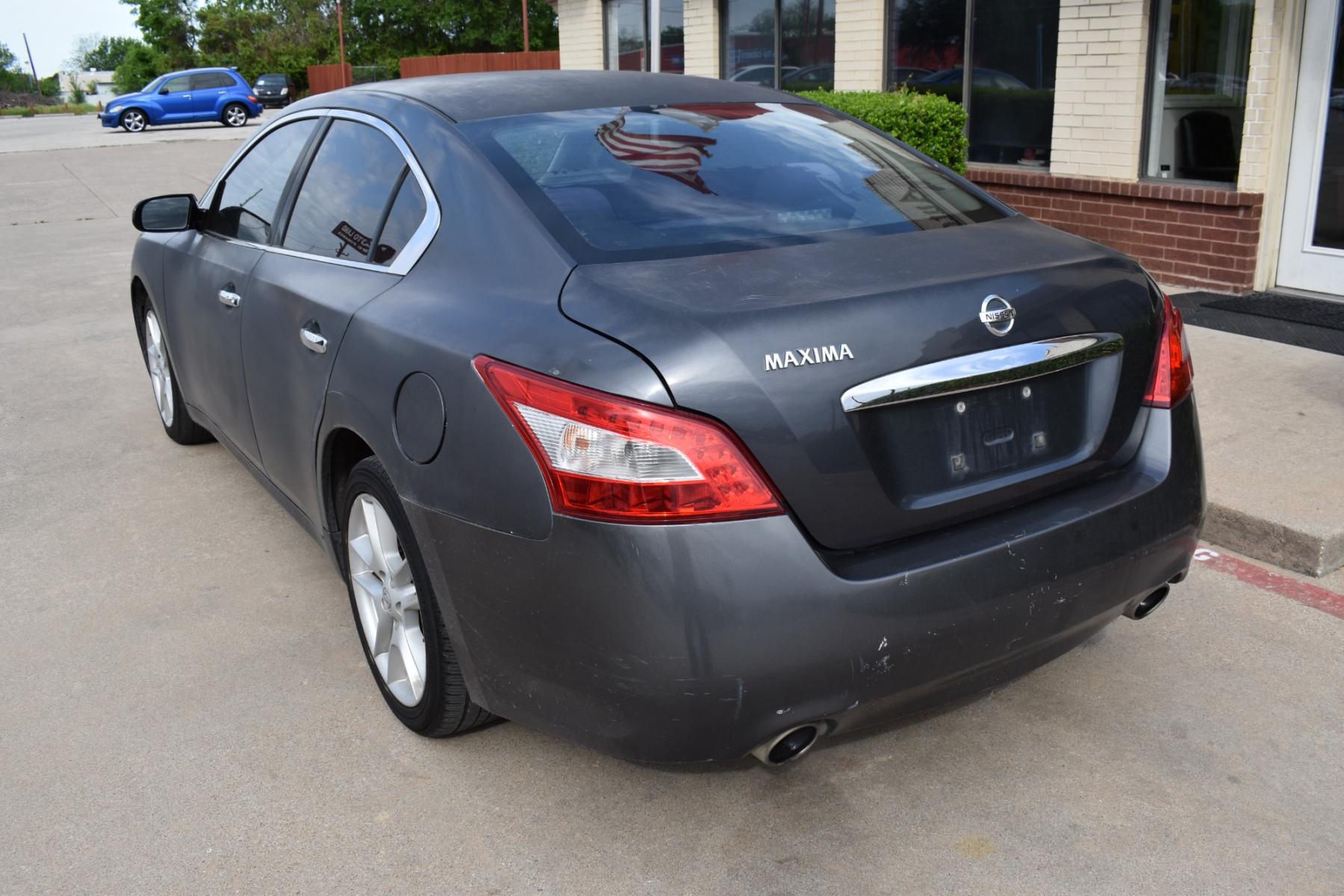 2011 Gray /Black Nissan Maxima S (1N4AA5AP9BC) with an 3.5L V6 DOHC 24V engine, CVT transmission, located at 5925 E. BELKNAP ST., HALTOM CITY, TX, 76117, (817) 834-4222, 32.803799, -97.259003 - This Vehicle has a Clean Carfax Report!! Rides and Drives great, it just needs YOU Behind the Wheel!! Call Us at (817) 834-4222 Easy, simple financing available!! We know you need reliable transportation to get you to work, home, and play. Yet, so many people are denied the financing options that ar - Photo #5