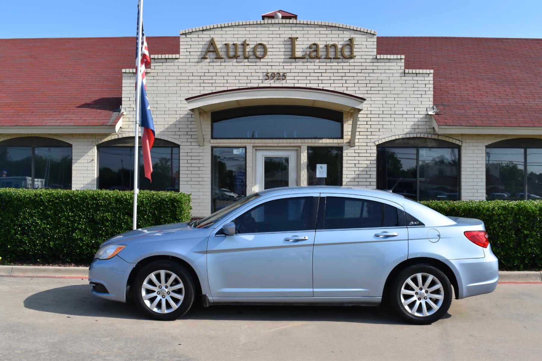 2013 Blue /Black Chrysler 200 Touring (1C3CCBBB5DN) with an 2.4L L4 DOHC 16V engine, 6-Speed Automatic transmission, located at 5925 E. BELKNAP ST., HALTOM CITY, TX, 76117, (817) 834-4222, 32.803799, -97.259003 - Photo #0