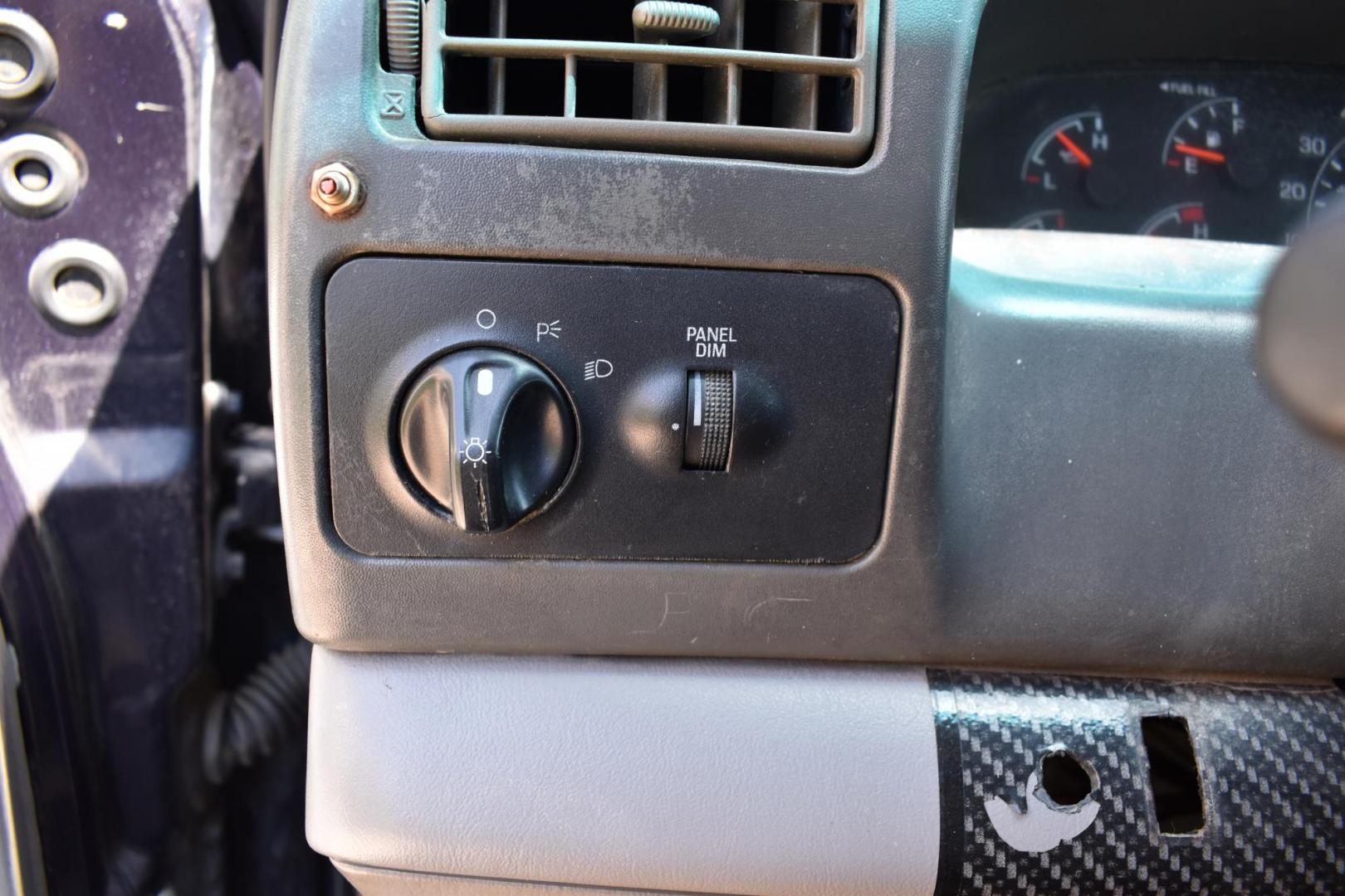 2000 Blue /Gray Ford F-250 SD Lariat SuperCab Long Bed 4WD (1FTNX21L3YE) with an 5.4L V8 SOHC 16V engine, 4 SPEED AUTOMATIC 4X4 transmission, located at 5925 E. BELKNAP ST., HALTOM CITY, TX, 76117, (817) 834-4222, 32.803799, -97.259003 - Photo#13