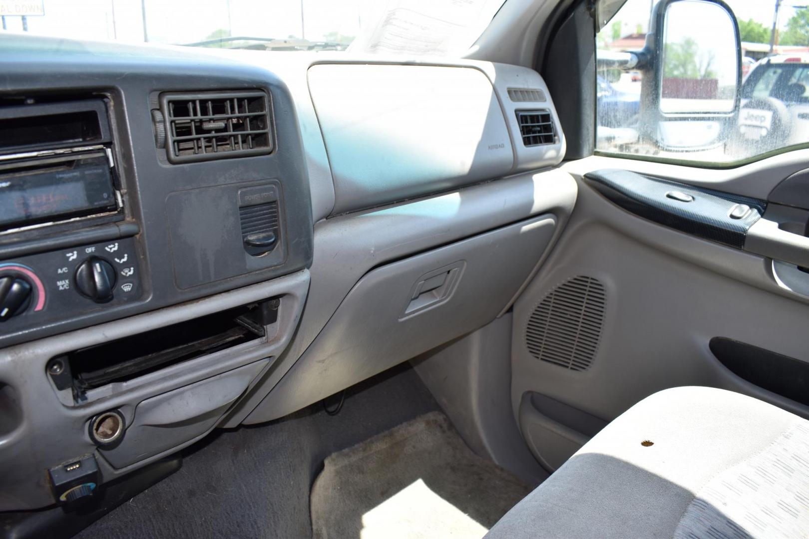 2000 Blue /Gray Ford F-250 SD Lariat SuperCab Long Bed 4WD (1FTNX21L3YE) with an 5.4L V8 SOHC 16V engine, 4 SPEED AUTOMATIC 4X4 transmission, located at 5925 E. BELKNAP ST., HALTOM CITY, TX, 76117, (817) 834-4222, 32.803799, -97.259003 - Photo#19