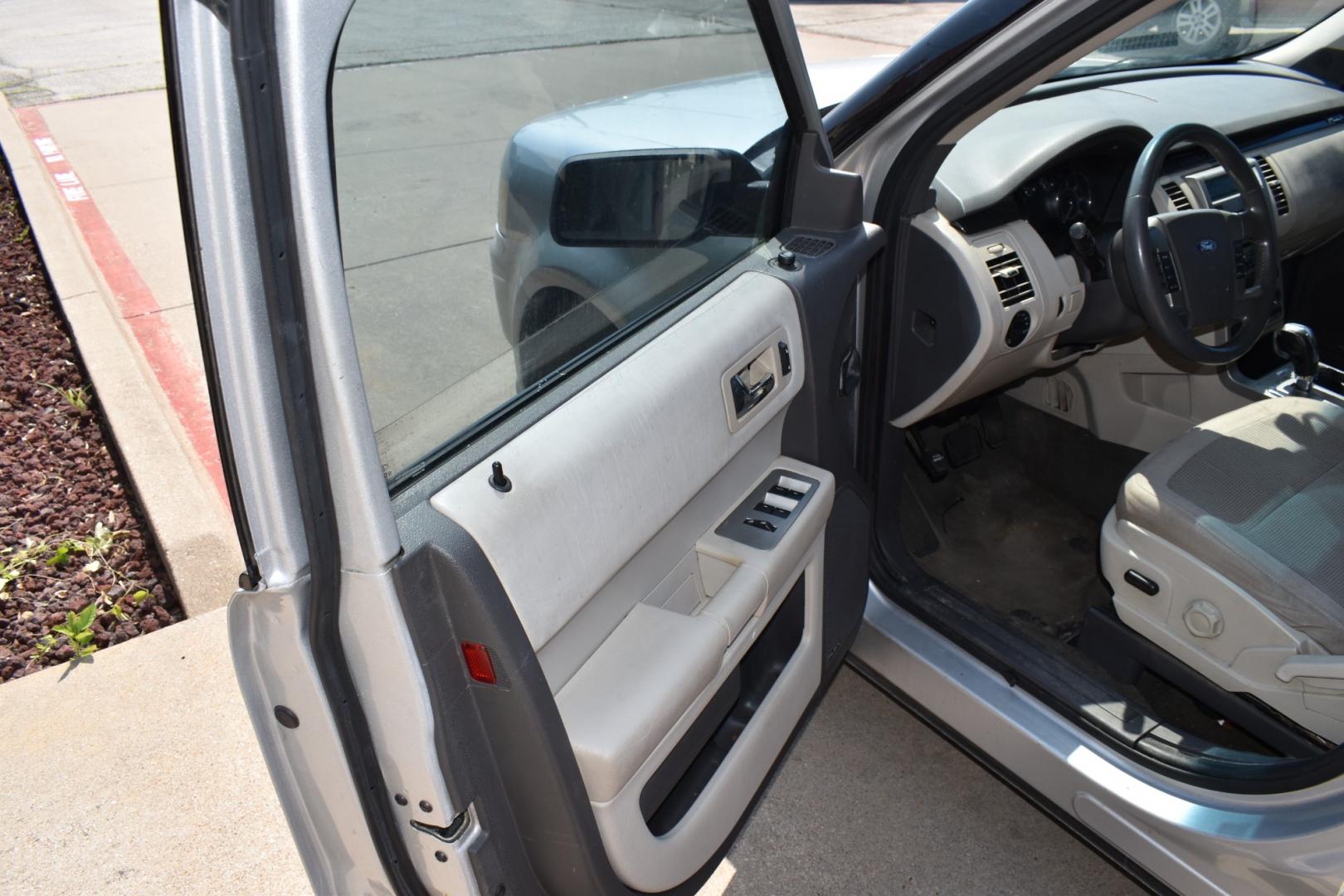2011 Silver /Gray Ford Flex (2FMGK5BC5BB) with an 3.5L V6 engine, 6-Speed Automatic transmission, located at 5925 E. BELKNAP ST., HALTOM CITY, TX, 76117, (817) 834-4222, 32.803799, -97.259003 - Buying a 2011 Ford Flex can offer several benefits: Spacious Interior: The Ford Flex is known for its roomy interior, with three rows of seating that can accommodate up to seven passengers comfortably. This makes it a great choice for families or anyone who needs ample space for passengers and ca - Photo#6