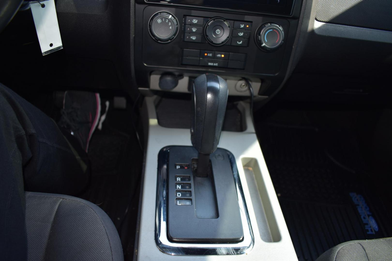 2014 Black /Black Nissan Murano S (JN8AZ1MUXEW) with an 3.5L V6 DOHC 24V engine, Continuously Variable Transmission transmission, located at 5925 E. BELKNAP ST., HALTOM CITY, TX, 76117, (817) 834-4222, 32.803799, -97.259003 - Photo#13