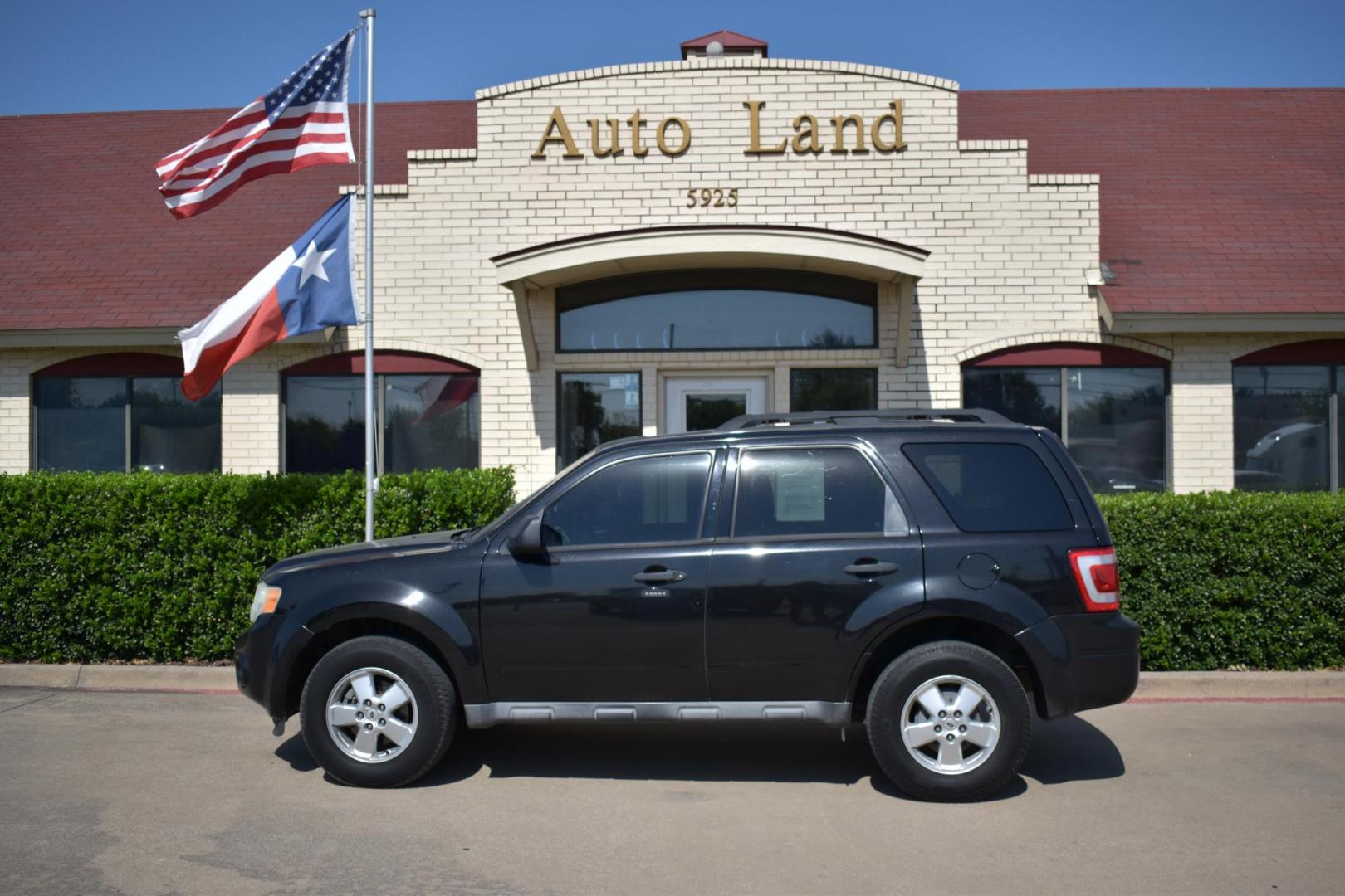 2014 Black /Black Nissan Murano S (JN8AZ1MUXEW) with an 3.5L V6 DOHC 24V engine, Continuously Variable Transmission transmission, located at 5925 E. BELKNAP ST., HALTOM CITY, TX, 76117, (817) 834-4222, 32.803799, -97.259003 - Photo#2