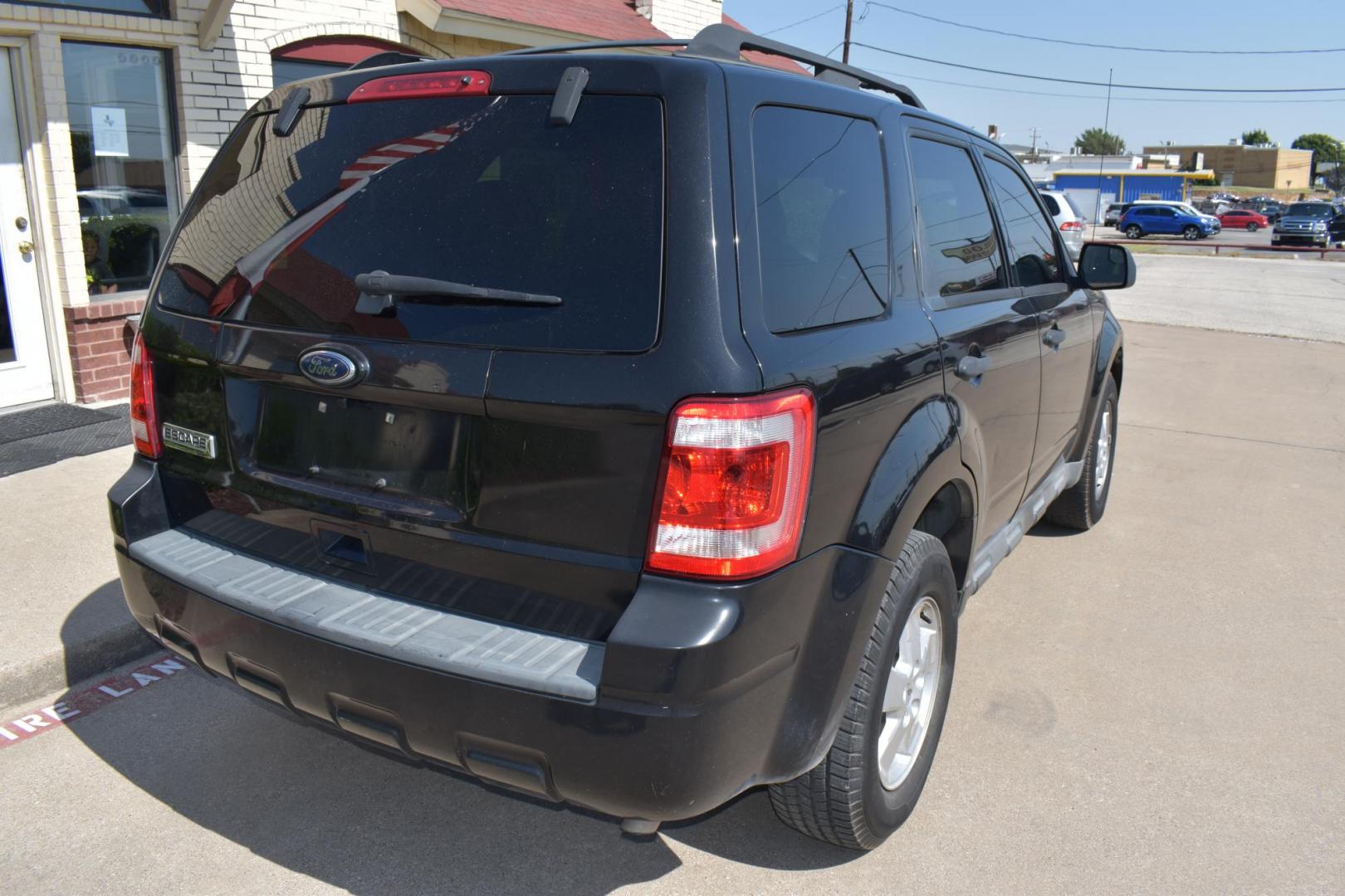 2014 Black /Black Nissan Murano S (JN8AZ1MUXEW) with an 3.5L V6 DOHC 24V engine, Continuously Variable Transmission transmission, located at 5925 E. BELKNAP ST., HALTOM CITY, TX, 76117, (817) 834-4222, 32.803799, -97.259003 - Photo#5