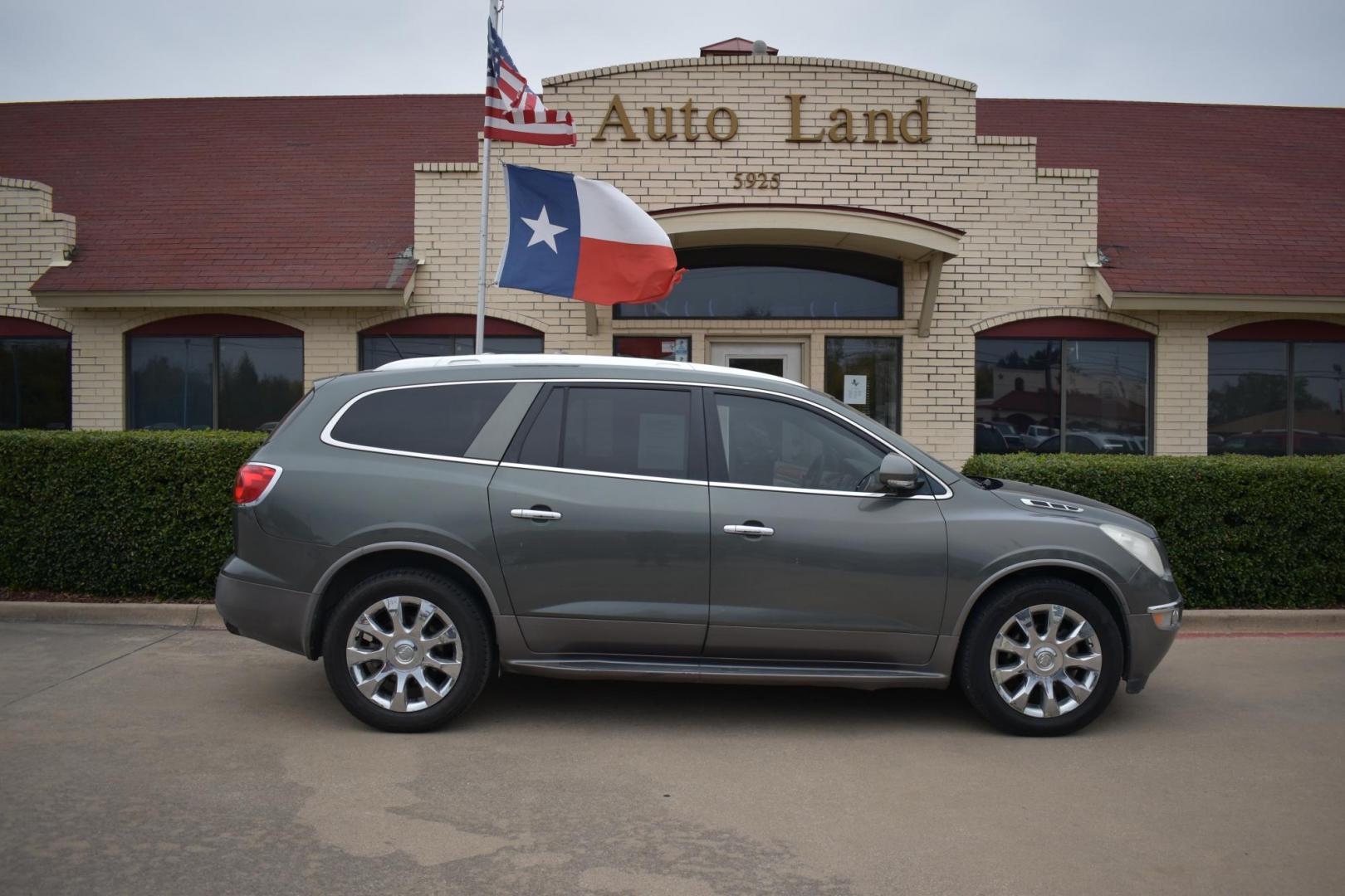 2011 Gray /Gray Buick Enclave CXL-2 FWD (5GAKRCED1BJ) with an 3.6L V6 DOHC 24V engine, 6-Speed Automatic Overdrive transmission, located at 5925 E. BELKNAP ST., HALTOM CITY, TX, 76117, (817) 834-4222, 32.803799, -97.259003 - The 2011 Buick Enclave CXL-2 FWD is a mid-size crossover SUV that offers a combination of luxury, practicality, and comfort. Here are several reasons why you might want to consider purchasing this vehicle: 1. Spacious and Comfortable Interior The 2011 Enclave CXL-2 is a 7- or 8-passenger vehicle - Photo#3