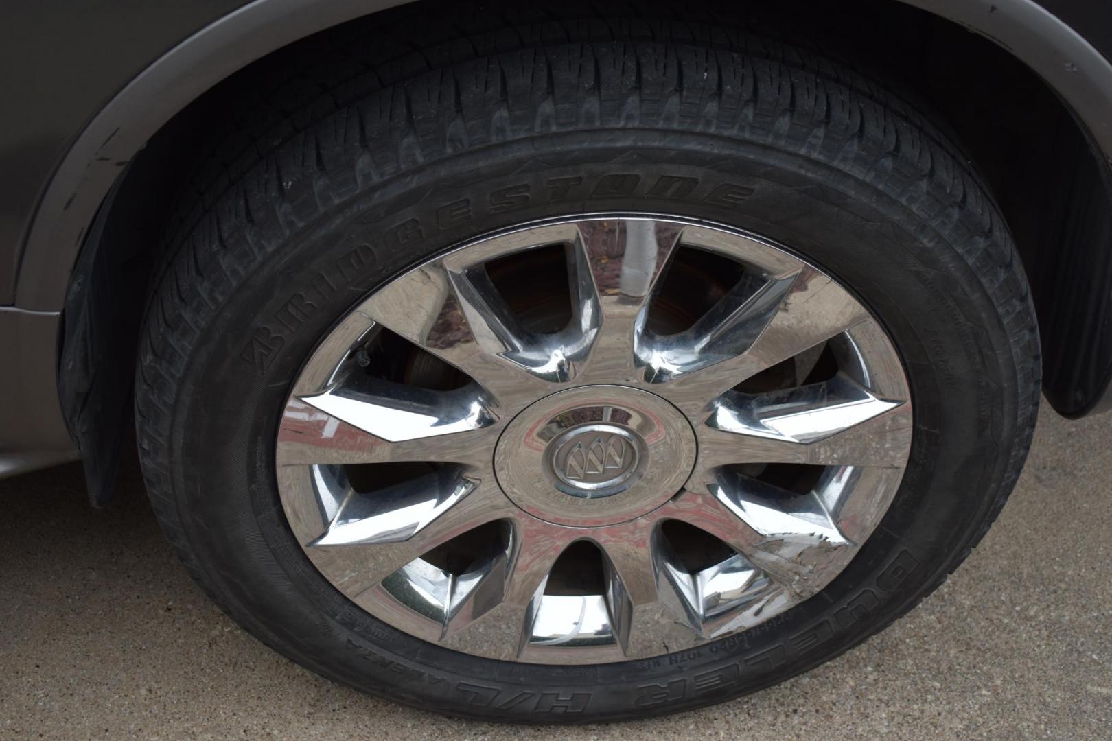 2011 Gray /Gray Buick Enclave CXL-2 FWD (5GAKRCED1BJ) with an 3.6L V6 DOHC 24V engine, 6-Speed Automatic Overdrive transmission, located at 5925 E. BELKNAP ST., HALTOM CITY, TX, 76117, (817) 834-4222, 32.803799, -97.259003 - The 2011 Buick Enclave CXL-2 FWD is a mid-size crossover SUV that offers a combination of luxury, practicality, and comfort. Here are several reasons why you might want to consider purchasing this vehicle: 1. Spacious and Comfortable Interior The 2011 Enclave CXL-2 is a 7- or 8-passenger vehicle - Photo#31