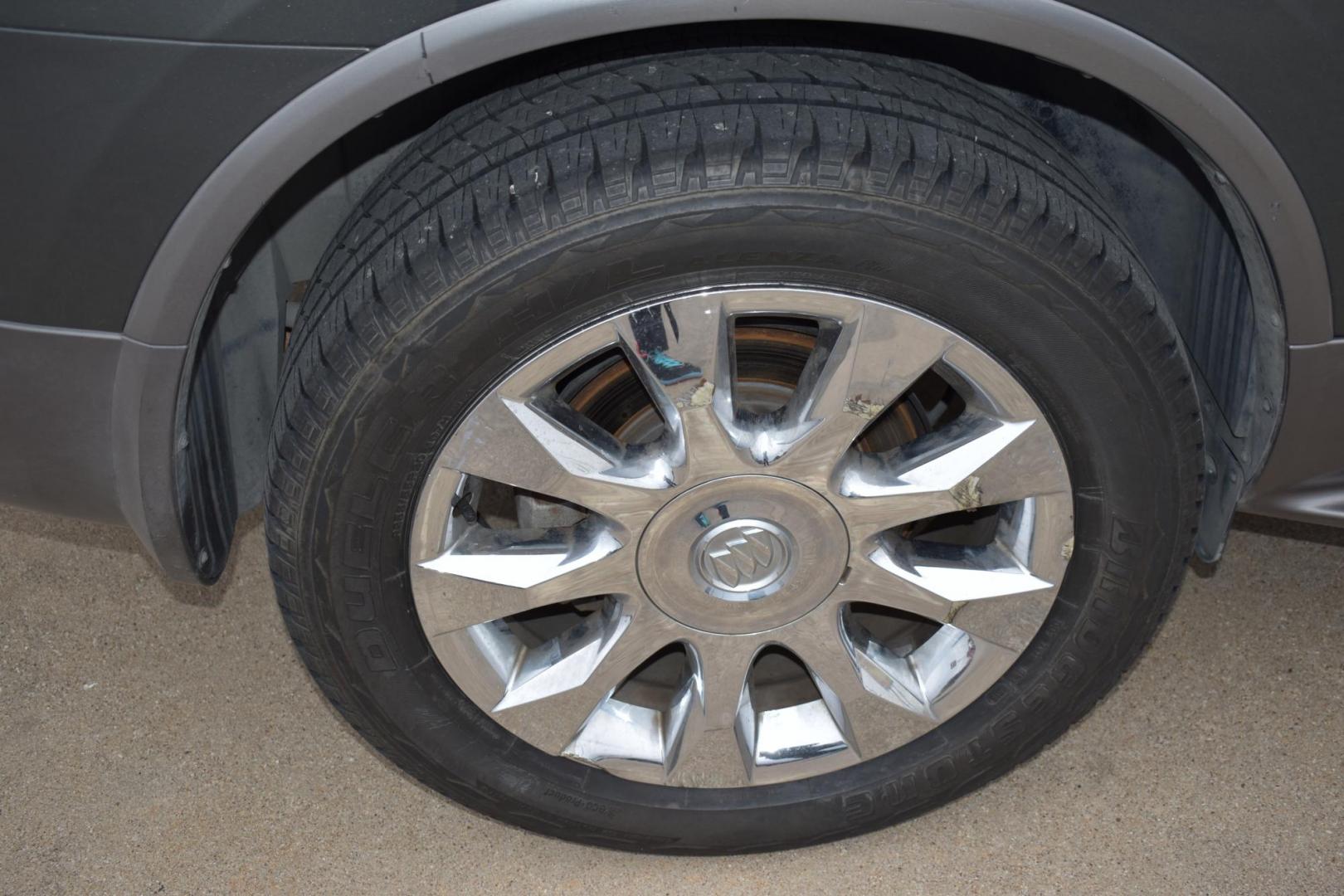 2011 Gray /Gray Buick Enclave CXL-2 FWD (5GAKRCED1BJ) with an 3.6L V6 DOHC 24V engine, 6-Speed Automatic Overdrive transmission, located at 5925 E. BELKNAP ST., HALTOM CITY, TX, 76117, (817) 834-4222, 32.803799, -97.259003 - The 2011 Buick Enclave CXL-2 FWD is a mid-size crossover SUV that offers a combination of luxury, practicality, and comfort. Here are several reasons why you might want to consider purchasing this vehicle: 1. Spacious and Comfortable Interior The 2011 Enclave CXL-2 is a 7- or 8-passenger vehicle - Photo#32