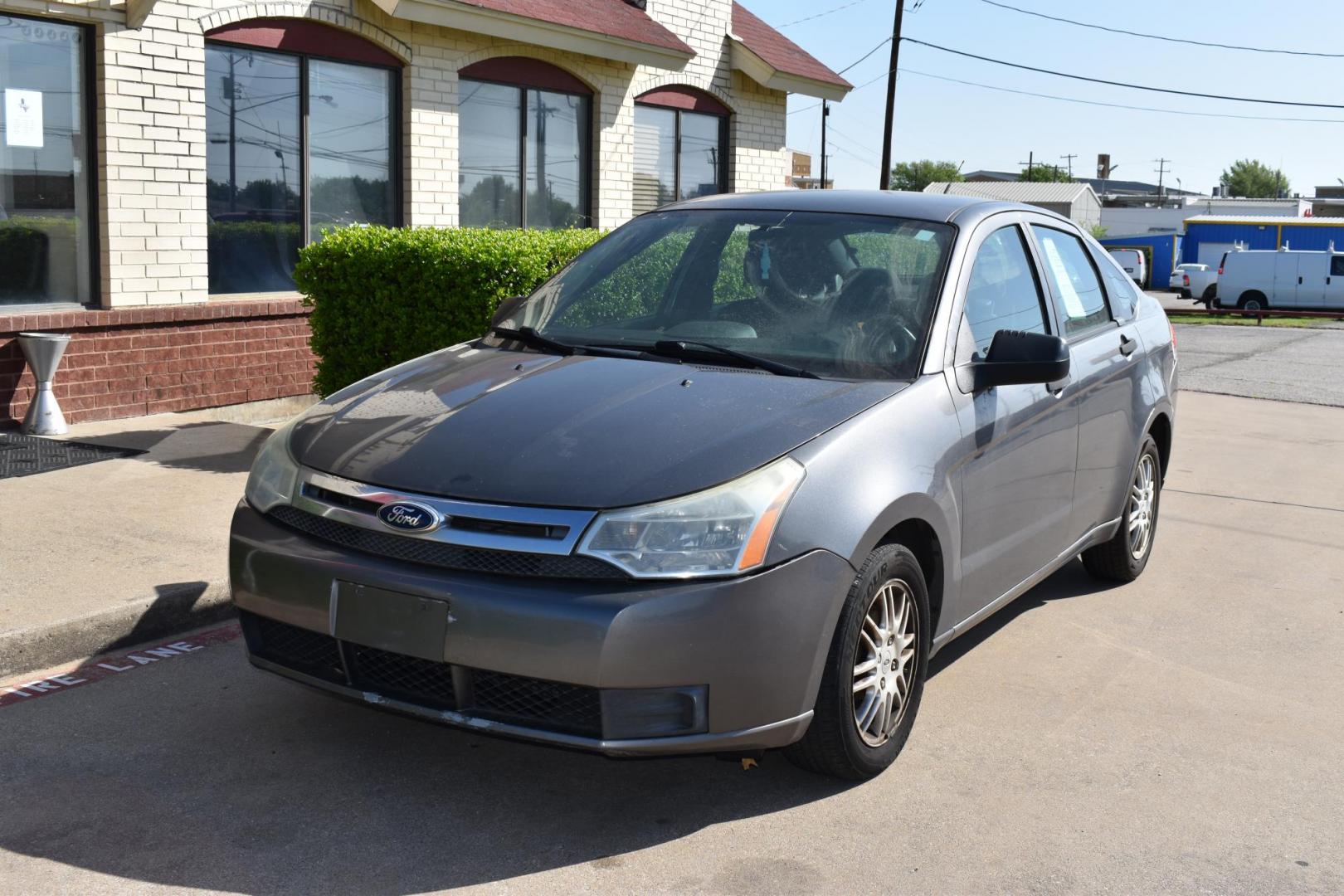 2011 Gray Ford Focus SE Sedan (1FAHP3FN5BW) with an 2.0L L4 DOHC 16V engine, 4-Speed Aut transmission, located at 5925 E. BELKNAP ST., HALTOM CITY, TX, 76117, (817) 834-4222, 32.803799, -97.259003 - $3,603.00 PLUS TT&L CASH ONLY NO FINANCING Buying a 2011 Ford Focus can offer several benefits, especially if you’re looking for an affordable, reliable, and fuel-efficient compact car. Here are some of the key advantages: 1. Affordable Purchase Price As a used car, the 2011 Ford Focus is - Photo#1